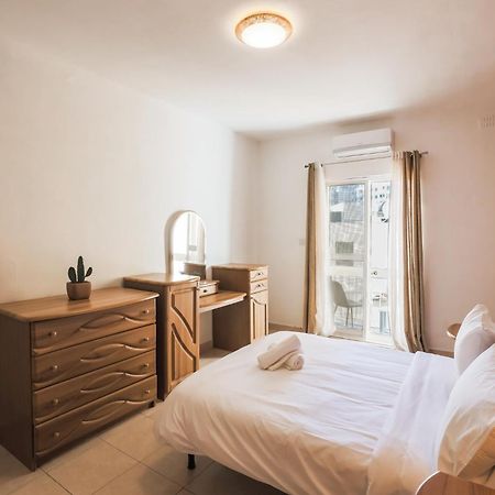 Sliema 3 Bedrooms Apartment Екстер'єр фото