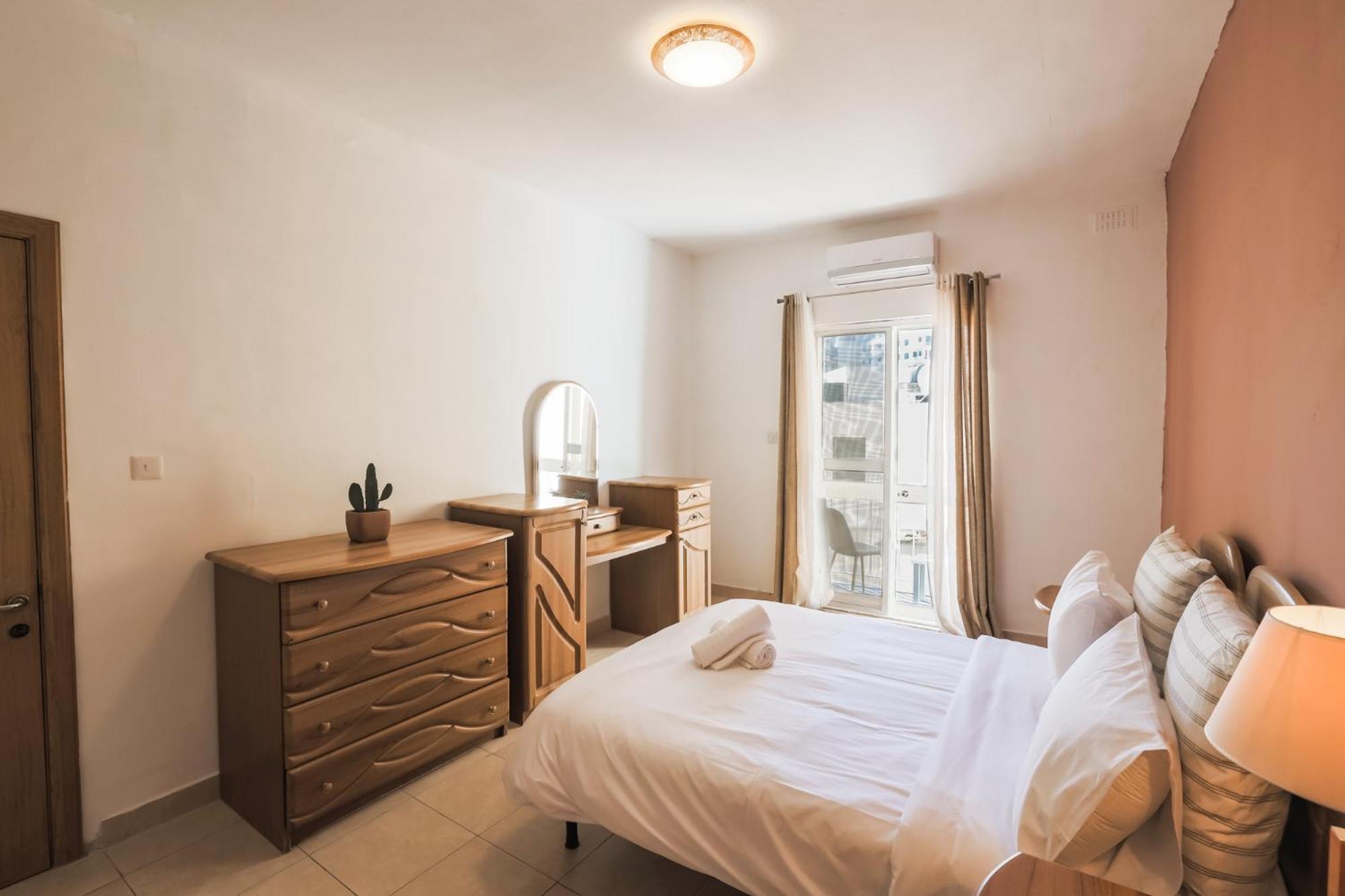 Sliema 3 Bedrooms Apartment Екстер'єр фото